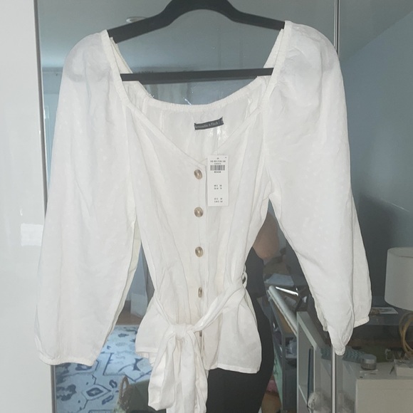 Form fitting A&F blouse - Picture 5 of 5